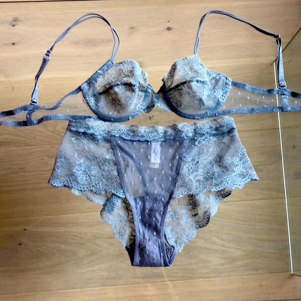 La perla blue lace bra and panties set size 1 $200+ underwire 32B S XS